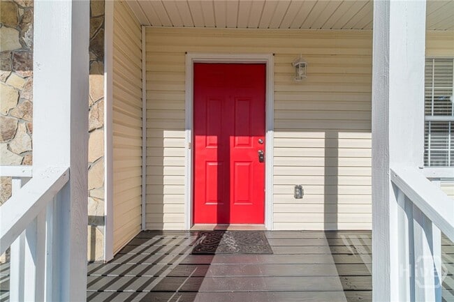 Building Photo - 670 Woodland Ridge Dr