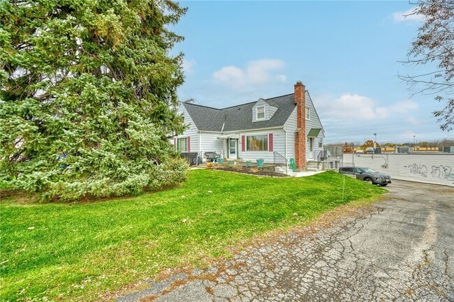 Building Photo - 1070 Gravel Rd