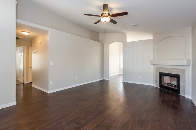 Foto del edificio - 867 E Morelos St