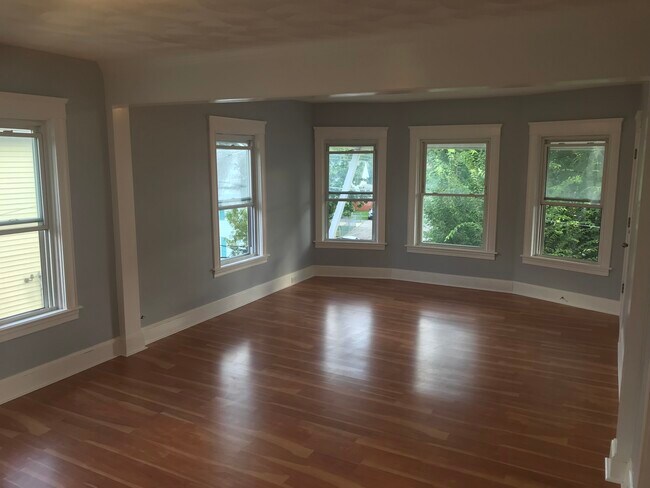 Foto del edificio - 107 Reservoir Ave