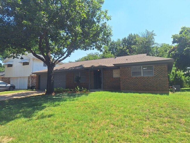 Foto del edificio - 513 Simmons Dr