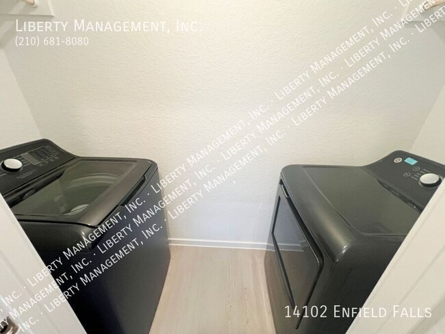 Building Photo - 14102 Enfield Fls