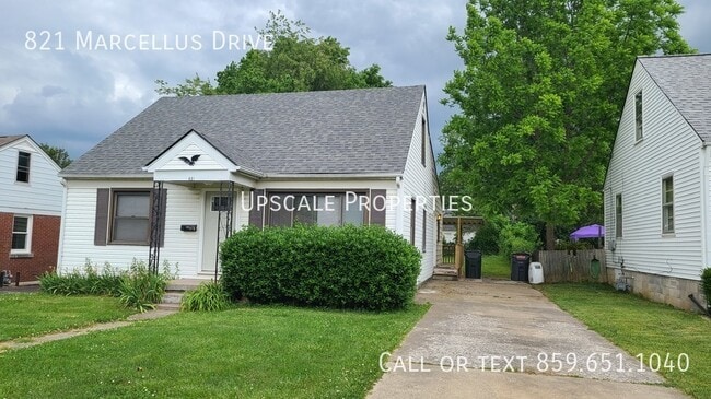 Building Photo - 821 Marcellus Dr