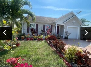 Building Photo - 1832 SW Cameo Blvd