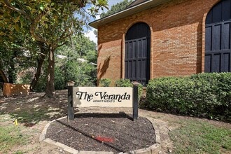 Building Photo - 1140 Greymont St