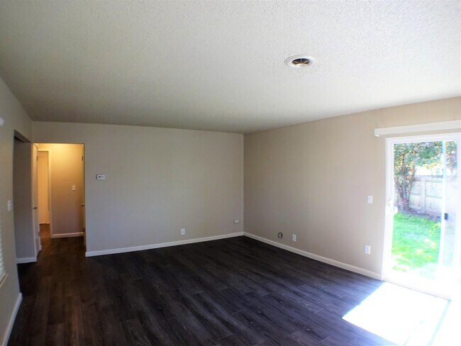 Building Photo - 28 Santos Way