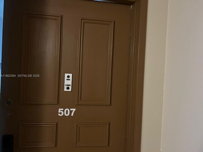 Foto del edificio - 3821 Environ Blvd