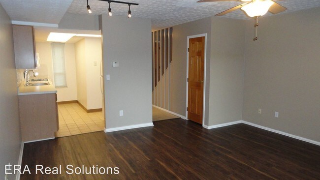 Building Photo - 3 br, 1.5 bath House - 106 Lancelot Lane