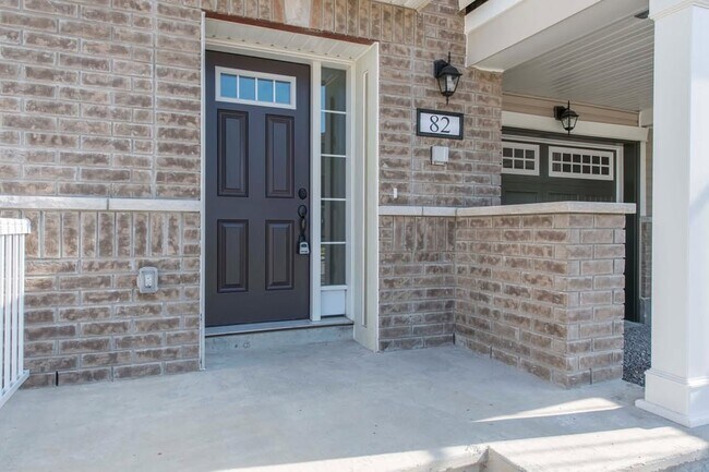 Photo du bâtiment - 82 Feathertop Ln