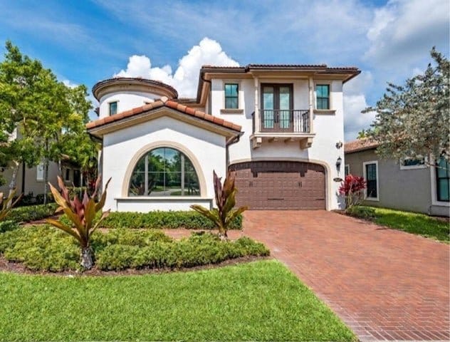 Building Photo - 8845 Watercrest Cir W