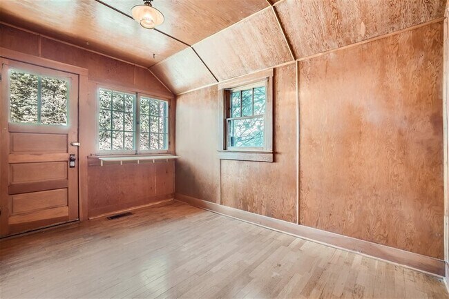 Building Photo - 314 Pilot Knob Ave