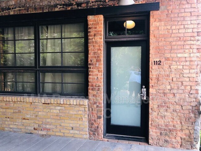 Foto del edificio - 346 Pierpont Ave