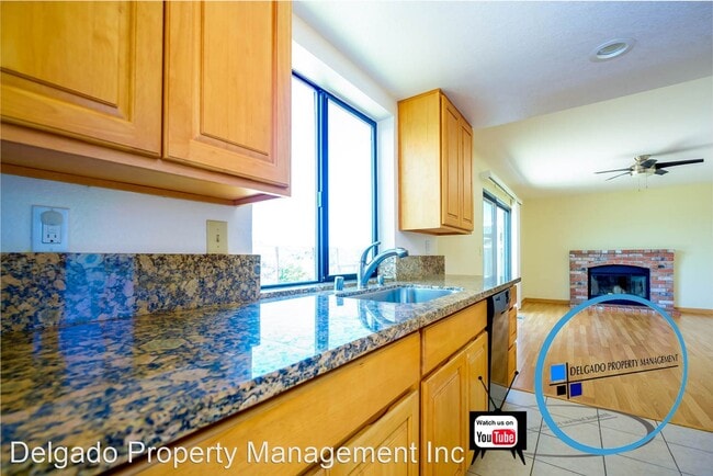 Building Photo - 4 br, 2.5 bath House - 529 North Regatta D...