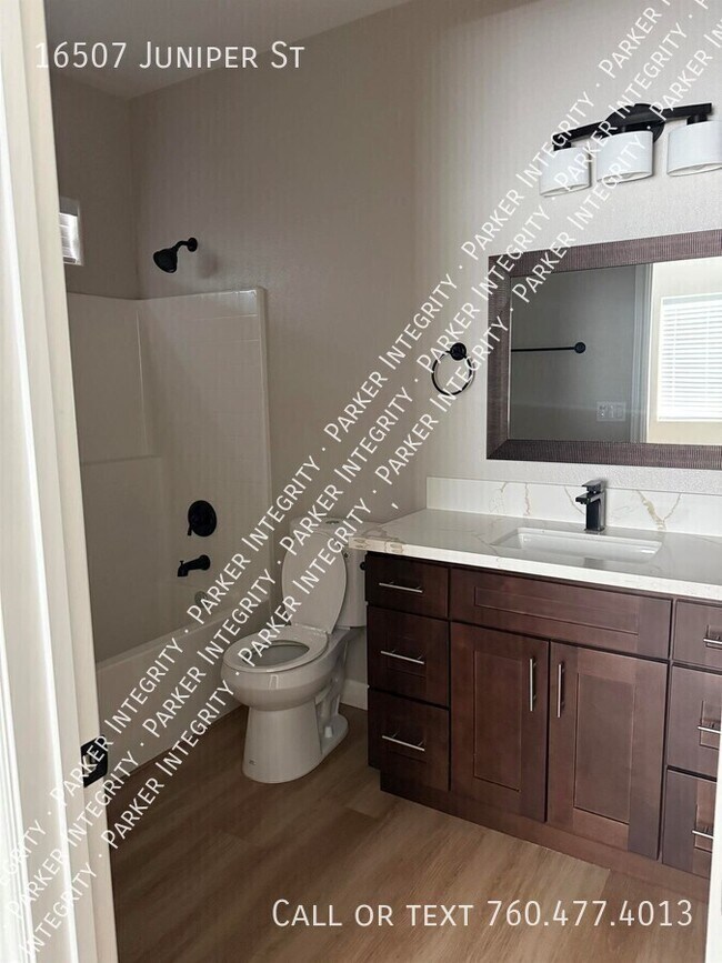 Foto del edificio - 16507 Juniper St