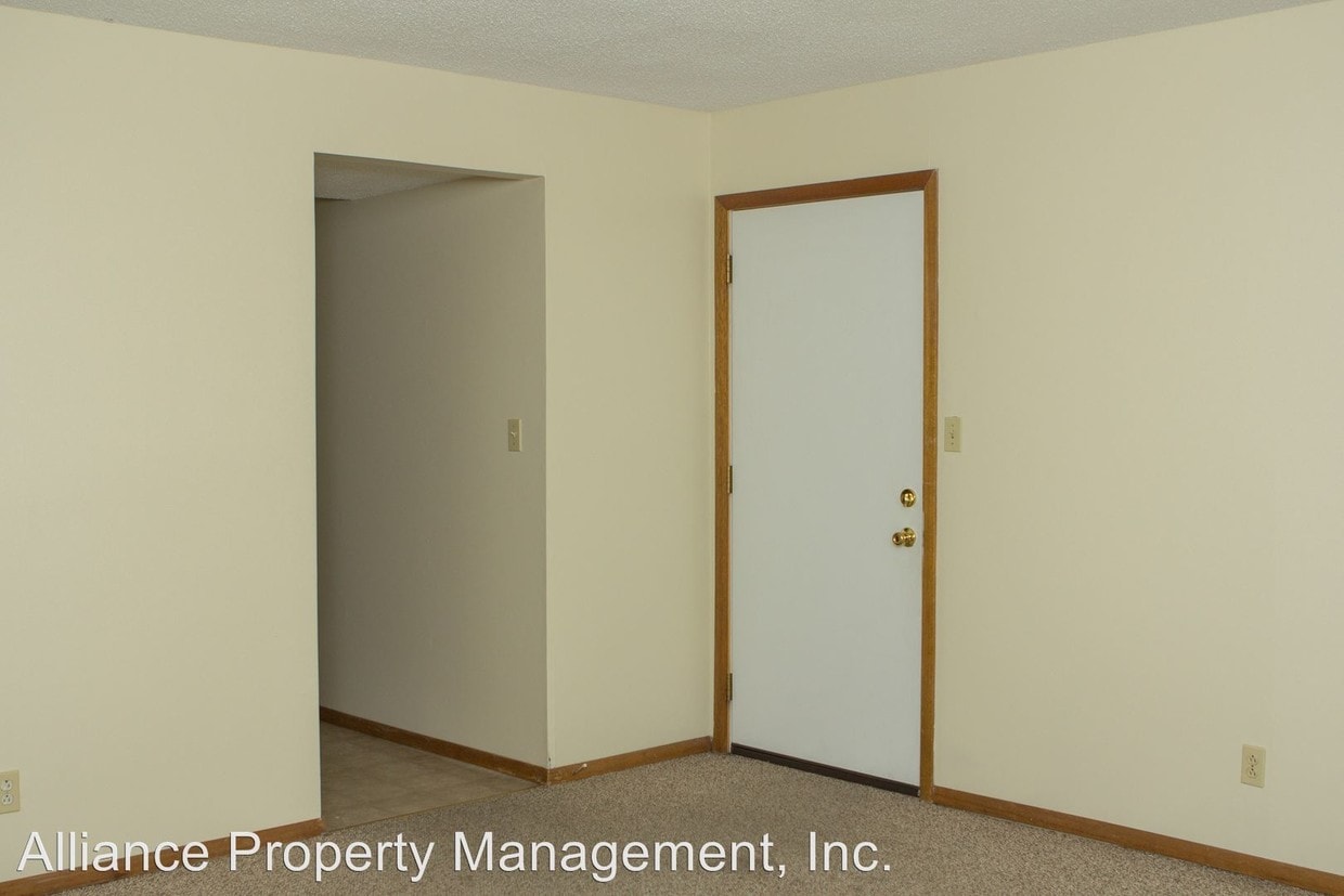 Primary Photo - 523 Moro St
