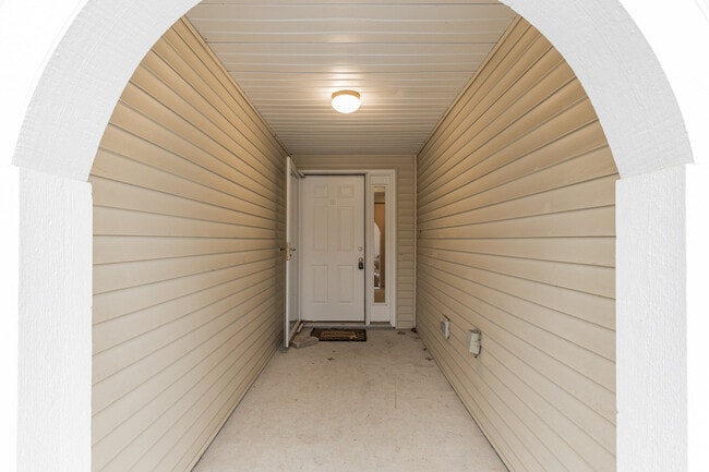 Building Photo - 1518 Golden Oak Dr