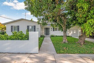 Building Photo - 6700 SW 49th Terrace