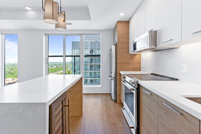 Building Photo - 200 Redpath Ave