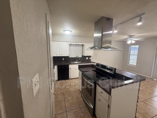 Foto del edificio - 5001 Meandering Ln