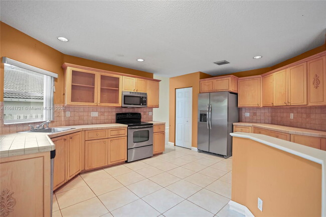 Foto del edificio - 18405 NW 9th Ct