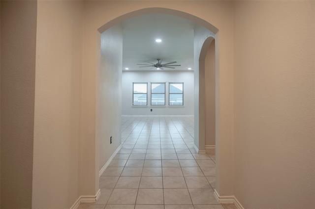 Building Photo - 1543 Meadowlake Dr