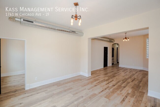 Foto del edificio - 1741 W Chicago Ave