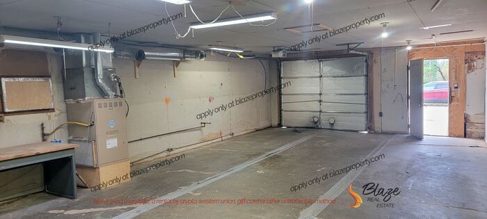 Foto del edificio - Small Commercial Shop for Rent - Available...