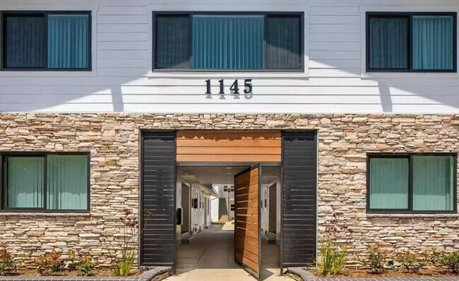 Foto del edificio - 1145 E 1st St
