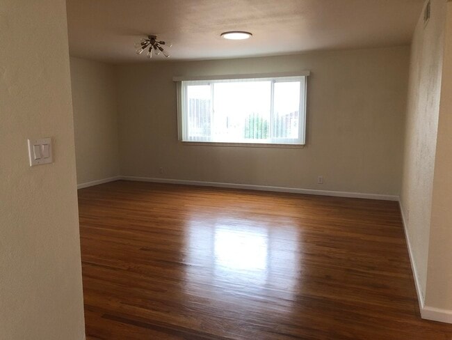 Building Photo - 9610 Sheldon Rd