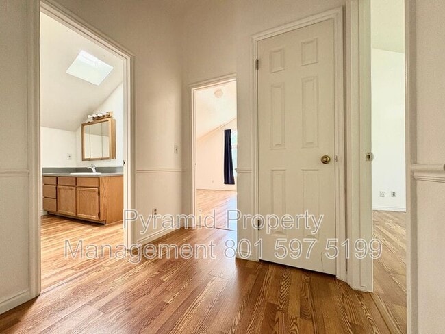 Building Photo - 1099 Shepard Ln