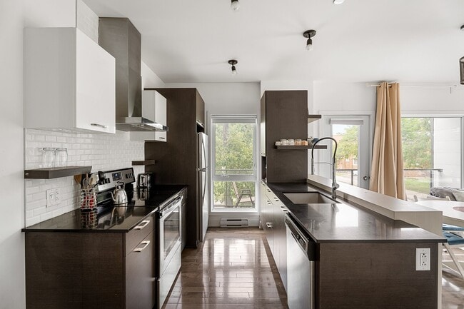 Building Photo - 5700 Rue Garnier