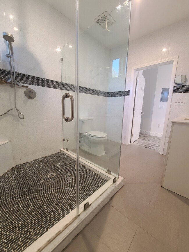 Remodeled bathroom - 15555 High Knoll Rd
