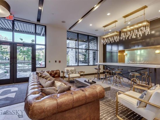Main Entrance Lobby - 5 W Mendenhall St