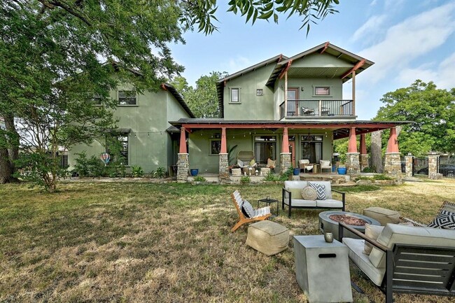 Building Photo - 2203 Lindell Ave
