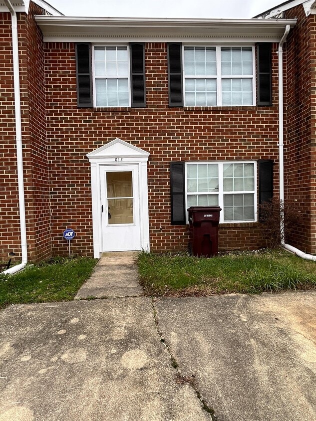 612 Nottaway Dr, Chesapeake, VA 23320 Townhome Rentals in Chesapeake VA