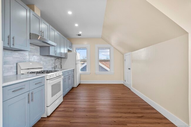 Foto del edificio - 68 Woodland Ave