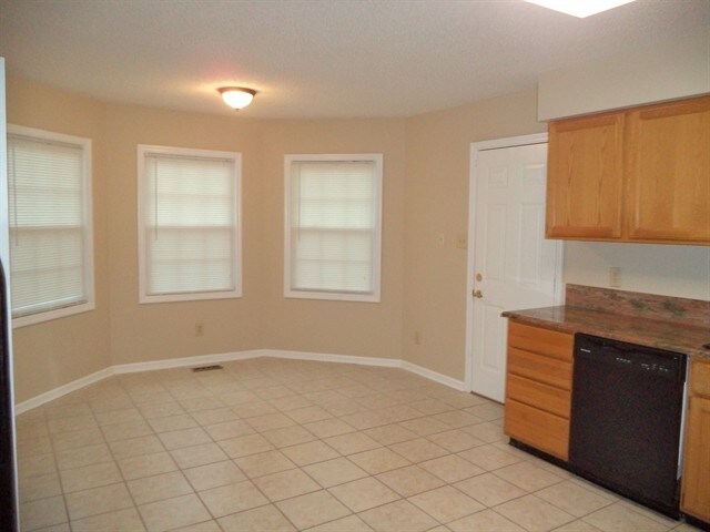 Foto del edificio - 1517 Autumn Ridge Dr