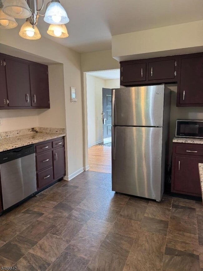 Building Photo - 403 Longview Ct