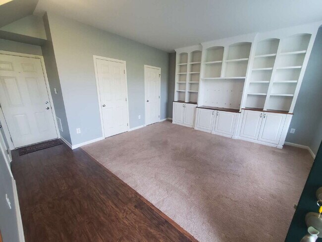 Foto del edificio - Impeccable 3 Bed / 2.5 Bath Townhome – Packed with Custom Upgrades!