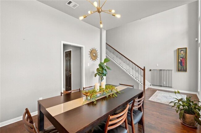 Building Photo - 2002 Cross Draw Trl