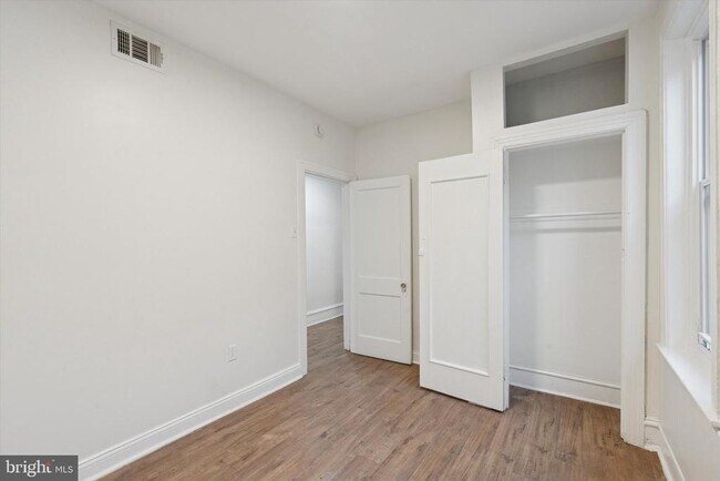 Foto del edificio - 6020 Catharine St