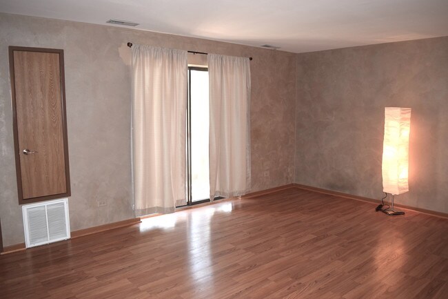 Building Photo - 2258 Abbeywood Dr