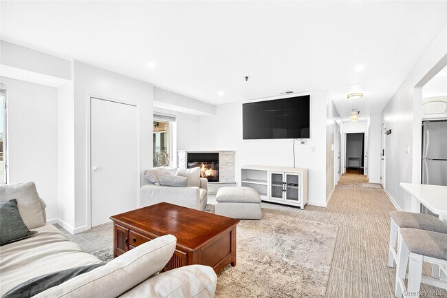 Building Photo - 1432 Outlook Ave