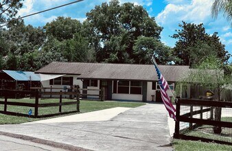 Building Photo - 2304 Country Club Rd