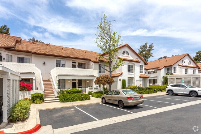 Building Photo - Canyon Bluffs