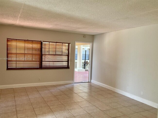 Foto del edificio - 2624 Riverside Dr