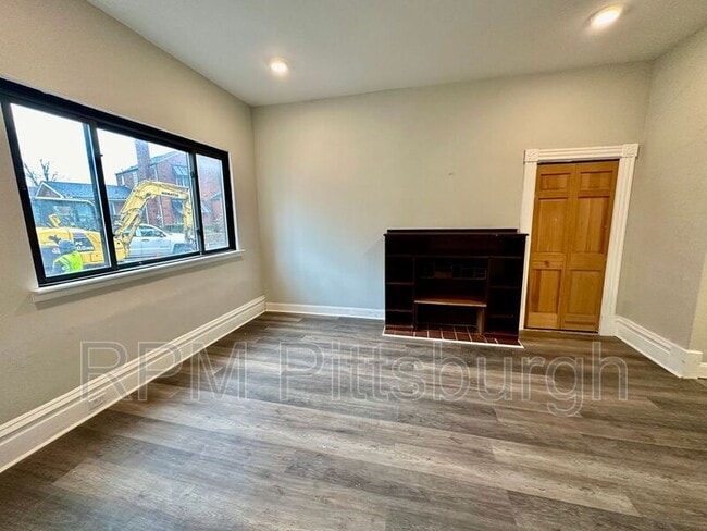 Building Photo - 1825 Rialto St