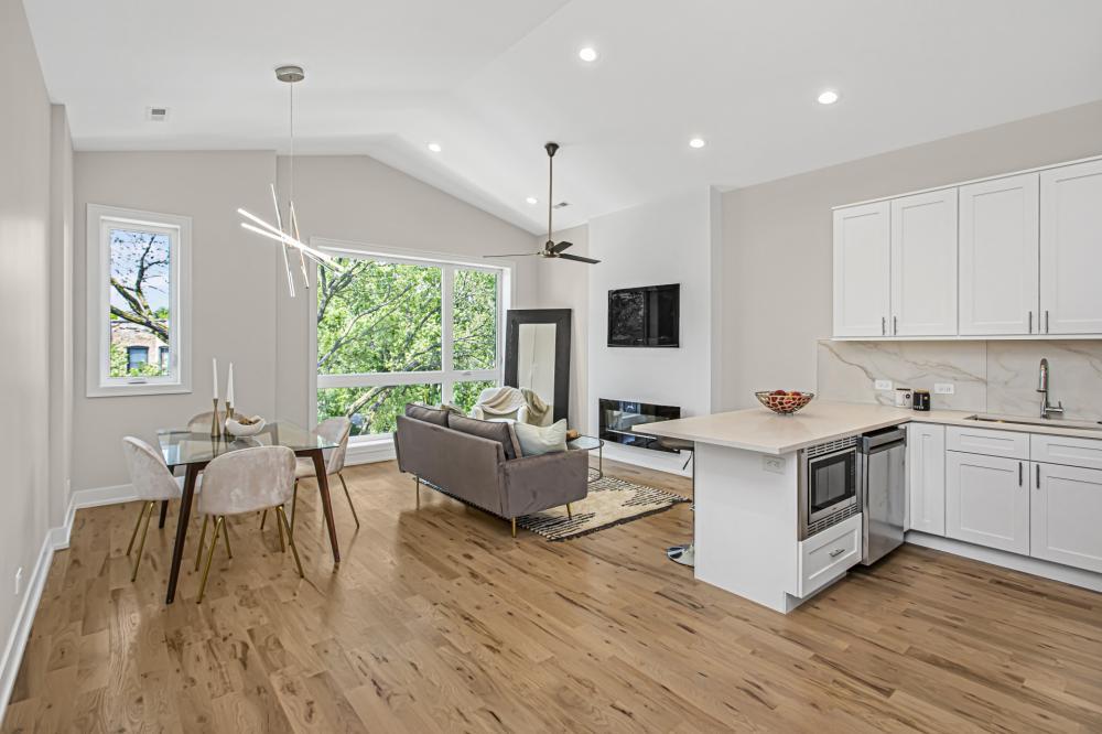 4607 S St Lawrence Ave Unit 2, Chicago, IL 60653 Condo for Rent in