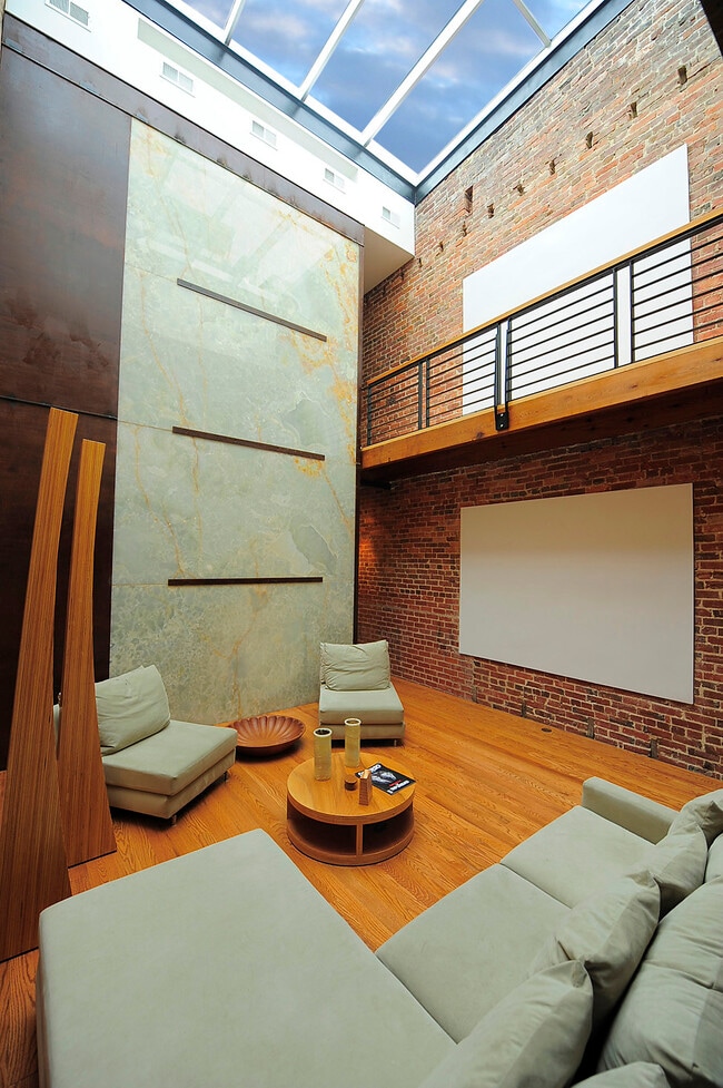 Building Photo - 1328 Irving St NW