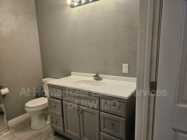 Foto del edificio - 3315 W Waddill St